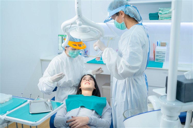 Stvari koje verovatno ne znate o zubnim implantima
