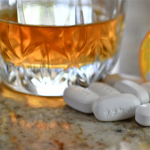 Lekovi koje ne bi trebalo mešati sa alkoholom