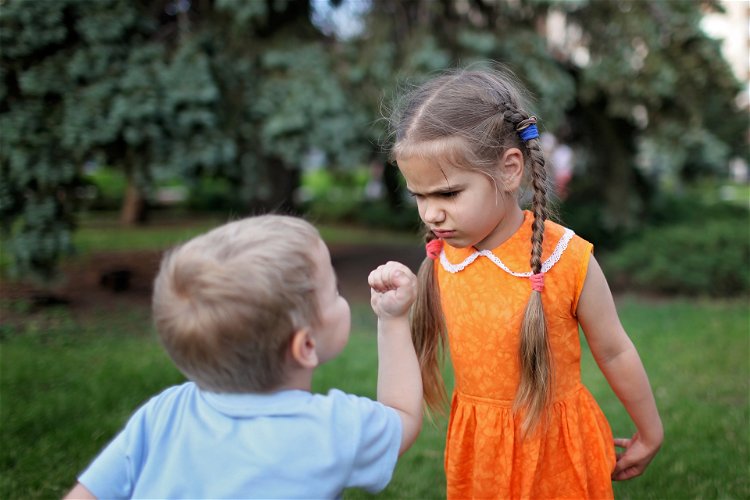 Zašto se braća i sestre svađaju i šta roditelji mogu da urade po tom pitanju?