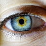 Trajna promena boje očiju - putem operacije