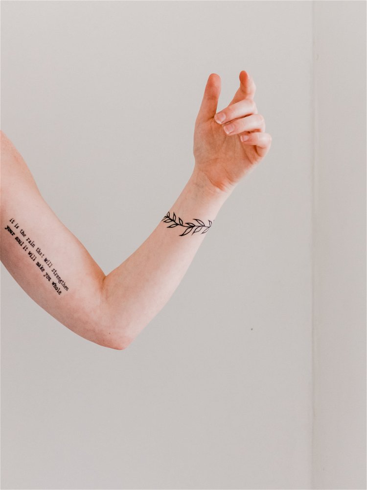 ruka tetovaža