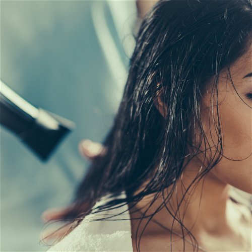 Navike koje dodatno oštećuju vašu kosu